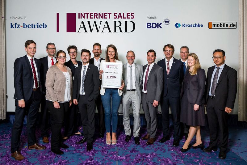 Über Platz 8 des Internet Sales Awards 2017 freute sich das Team der B & K GmbH & Co. KG (BMW, Mini) aus Hamburg. (Stefan Bausewein)