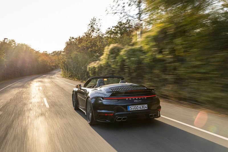 Die Preise für den 428 kW/580 PS starken Sportwagen starten bei 194.000 Euro. (Bild: Porsche)