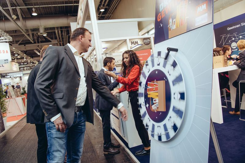 Who is lucky and takes home a tool? Wheel of fortune on the stand of MM MaschinenMarkt in Hall 12. (Roman Pawlowski)