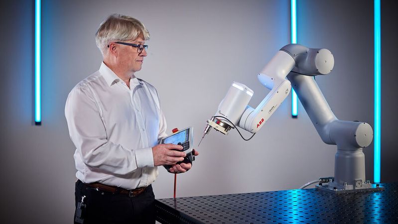 ABB stattet seine Gofa-Cobots mit der neuen Ultra-Accuracy-Funktion aus.(Bild:  Pia Nordlander/ABB)