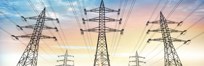 Die Industrie ist auf günstigen Strom angewiesen, um international wettbewerbsfähig zu sein. Das intelligente Energiesystem Greencore AI kann die Stromkosten unter 9 Cent pro Kilowattstunde drücken.(Bild: ©  peterschreiber.media - stock.adobe.com)