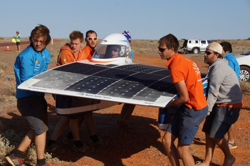 Impressionen vom Solarautorennen World Solar Challenge 2013. (Bild: World Solar Challenge)