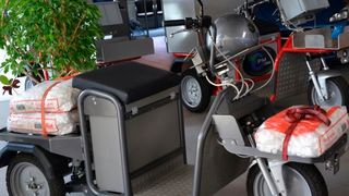 Das Autohaus Kurländer vertreibt einen selbst entwickelten E-Transportroller. (Mauritz / kfz-betrieb)