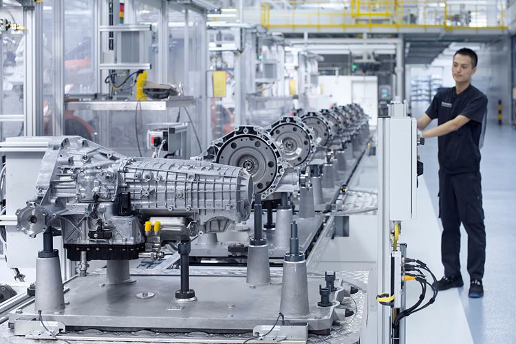 Produktionslinie des 7-Gang S-tronic-Getriebes DL 382 im Werk „Volkswagen Automatic Transmission Tianjin“, China. (Audi)