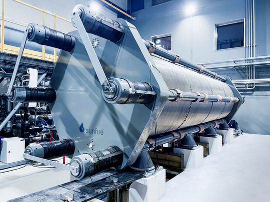 Sunfire Druckalkali-Elektrolyseur beim österreichischen Lebensmittelhändler M-Preis. Sunfire Druckalkali-Elektrolyseur beim österreichischen Lebensmittelhändler M-Preis.