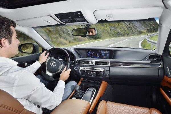 Der neue Lexus GS 300h: Der Vollhybrid mit 164 kW Systemleistung ergänzt ab Januar 2014 die GS-Baureihe. (Bild: Lexus)
