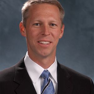 jeff Hoogenboom ist sei ... Senior Vice President of Worldwide Sales bei Emulex.