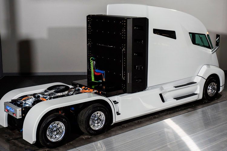 Der Strom für den Elektroantrieb kommt aus einer Brennstoffzelle. Die 320-kWh-Batterie dient als Puffer. (Nikola Motor Company)