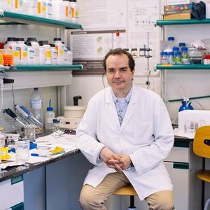 Professor Francisco Ciruela, from the Faculty of Medicine and Health Sciences, the Institute of Neurosciences of the UB and Idibell.