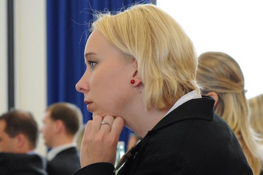 Fragt sich die Dame gerade, ob´s wirklich so ist? (Archiv: Vogel Business Media)