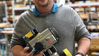 Ein sicheres und zuverlässiges Absperrorgan für die Herstellung von Lebensmittelfarbe: Der erste leitfähige FDA-konforme Kugelhahn. (Samson Pfeiffer)