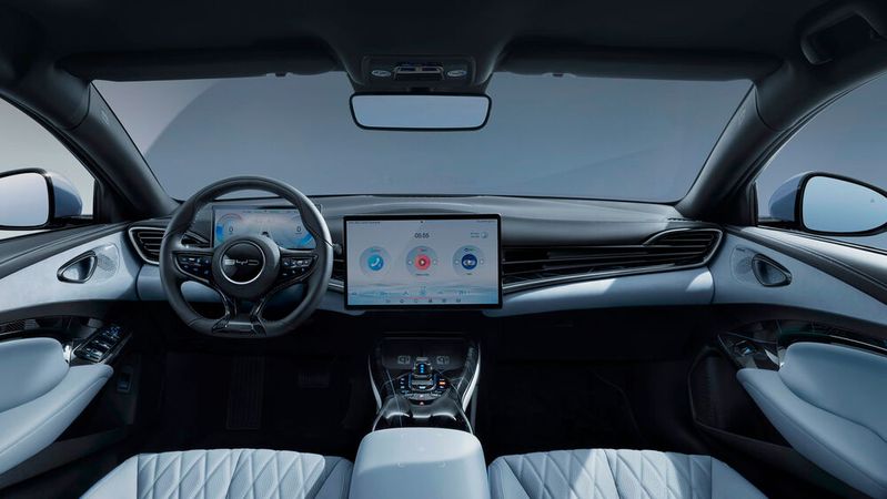 Blick in den neuen BYD Seal: Die USA und die EU haben begonnen, chinesische OEMs schärfer zu prüfen. Es geht um Risiken für Cybersecurity und die Privatsphäre der Fahrer.(Bild:  BYD)