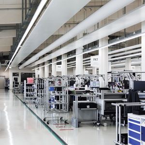 Lasermontage bei Blum-Novotest.(Bild:  Grob Werke)