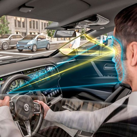 Ein OLED-Display könnte in Zukunft A-Säulen bei Autos transparent machen.(Bild:  Continental)