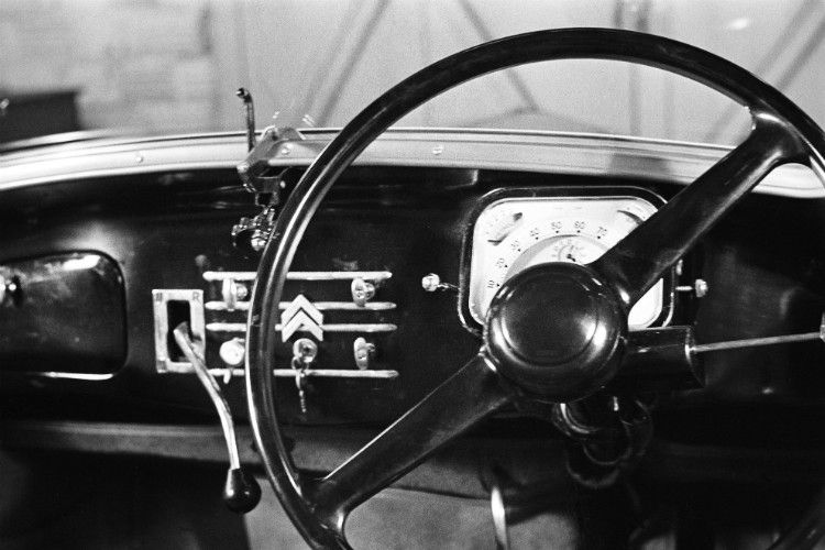 Übersichtliche Ausstattung: Überflüssige Assistenzsysteme kamen beim Traction Avant nicht zum Einsatz.  (Foto: Citroën)