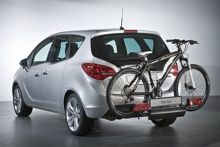 Wie viele Opel-Modelle besitzt auch der Meriva auf Wunsch den integrierten Fahrradträger. (Foto: Opel)