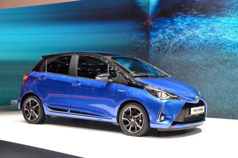 Die wichtigste Modellneuheit auf dem Toyota-Messestand ist das sportliche Topmodell des Kleinwagens Yaris, der 2017 unter anderem mit einer neuen Frontpartie und einem modifizierten Heck ins Rennen geht. (Mauritz / »kfz-betrieb«)