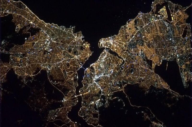 Faszinierende Bilder von Chris Hadfield, Commander der aktuellen ISS-Crew: Istanbul (NASA/Chris Hadfield)