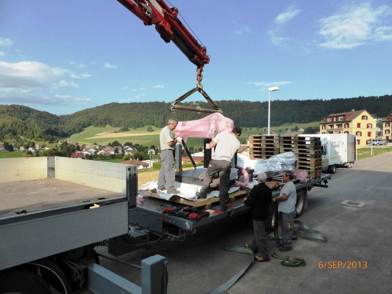 Installation d'une nouvelle machine à mesurer 3D au Technopôle de Sainte-Croix. (Image: CPNV (Photographie de M. Cachemaille pour le JSCE))
