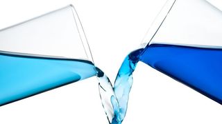 Eine Technologie, die immer häufiger zum Einsatz kommt, ist die hybride Multicloud – eine Mischung aus Public und private Clouds, die vielseitigen IT-Anforderungen gerecht wird. (Bild: kmiragaya - stock.adobe.com)