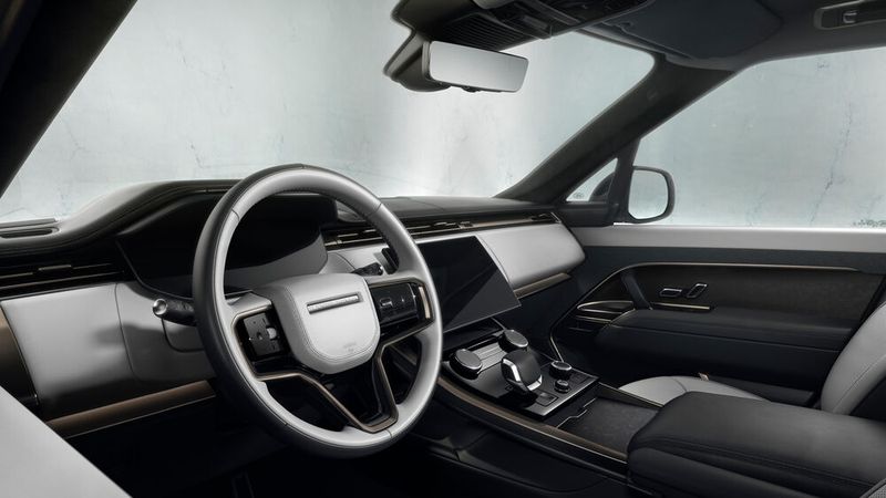 Der leicht gebogene 13,1-Zoll-Bildschirm scheint auf der Mittelkonsole zu schweben. (Bild: Range Rover)