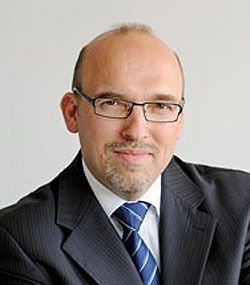 Christian Klingler, Vertriebsvorstand des Volkswagen-Konzerns: „Es bestehen weiterhin Risiken und der globale Automobilmarkt erreicht noch nicht das Niveau von 2007.“ Bild: Volkswagen (Archiv: Vogel Business Media)