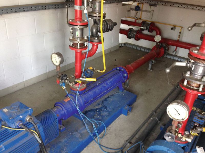 In addition to using energy-efficient engines and frequency converters, as well as the correct design of pump systems, the hydraulically correct dimensioning of the suction and pressure side pipelines also plays an important role in sustainable pump operation. (Image:Sero PumpSystems)