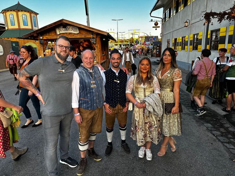 Das Ingram-Micro-Team: (v. l.) Max Teschner, Robert Maier, Zobair Babakry, Anna Maria Winkelmann und Serap Gündogmus (Bild: Vogel IT-Medien GmbH)