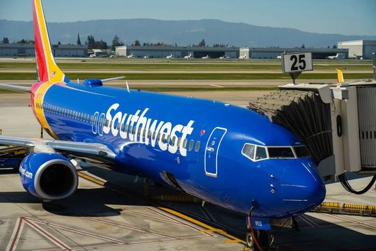Bei Boeing hören die Probleme nicht auf. Am Wochenende verlor eine Boeing-737-800 der Southwest Airlines ein Verkleidungsteil auf dem Flug von Denver nach Houston, wie die dpa erfahren hat.(Bild:  Southwest Airlines)