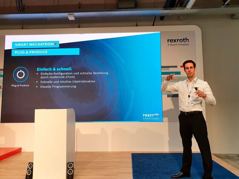 Daniel Bauer, Product Owner Smart Function Kits bei Bosch Rexroth: „Indem wir Lineartechnik-Komponenten um Sensoren, Elektronik und Software erweitern, entstehen völlig neue Lösungsansätze und Geschäftsmodelle für die Fabrik der Zukunft.  (I. Stotz)