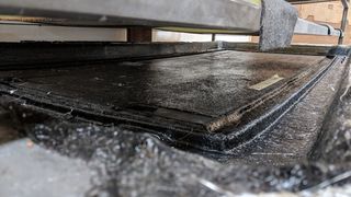 Die Wohnmobilbranche boomt! Dabei ist auch der Leichtbau gefragt. Thermhex und Panel Systems feiern deshalb den Einbau des 2000sten Caravan-Daches aus PP-GF-Sandwich mit Wabenkern. (Thermhex)