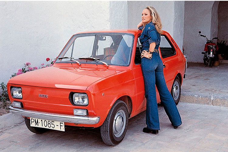 Der Seat 133 (ab 1974) mit Filmstar Ursula Andress. (Seat)