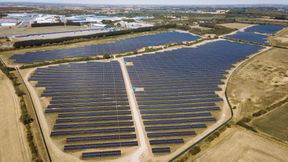 Jaguar Land Rover hat einen Solarpark an seinem Stammsitz in Betrieb genommen. (Bild: Jaguar Land Rover)