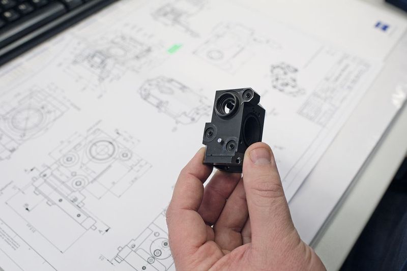 Form- und Lagetoleranzen müssen an diesem Bauteil für die Montage geprüft werden. (Zeiss)