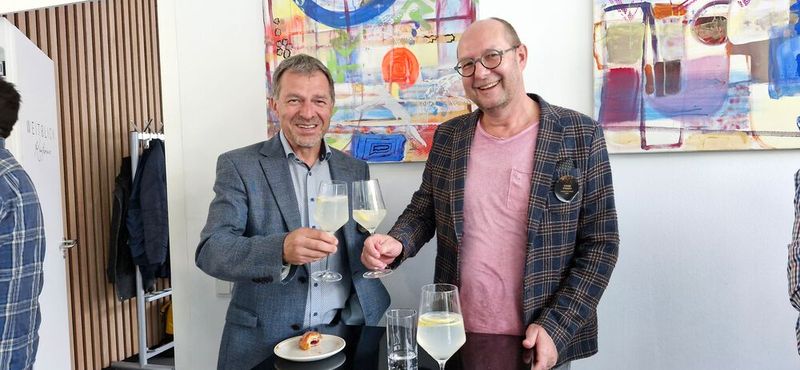 Ein Aperitif zum Start: Georg Noichl (Comtec Kommunikationssysteme) und Stefan Strauch (Cancom) (Bild: C4B)