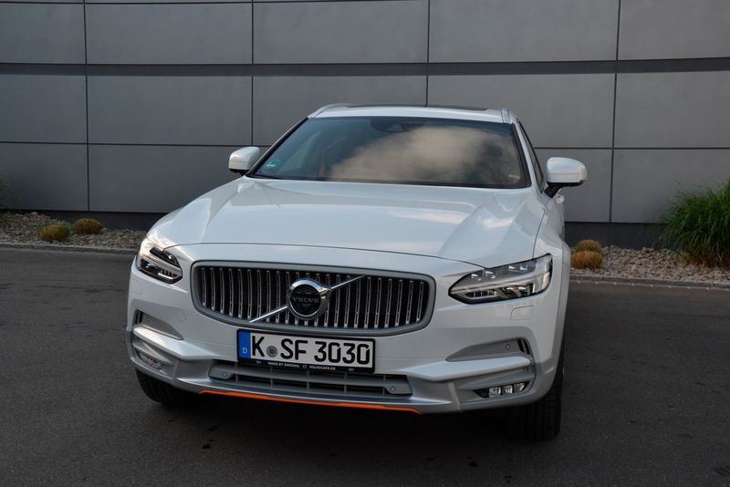 Nach V40, V60, V70 bieten die Schweden jetzt auch für den noch jungen V90 Cross-Country-Modelle an. (Michel / »kfz-betrieb«)