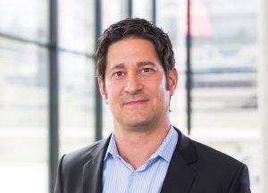 "Unternehmen, die Edge Computing ignorieren, werden erleben, dass dei Konkurrenz vorbeizieht", warnt Prof. dr. alexander Benlian, Inhaber der Stiftungsprofessur für Informationssysteme und E-Services an der TU Darmstadt(Bild:  TU Darmstadt/Benlian)