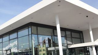 In der Göppinger Jahnstraße hat die Entenmann-Gruppe ihren neuen BMW-Betrieb eröffnet. (Foto: Wehner)