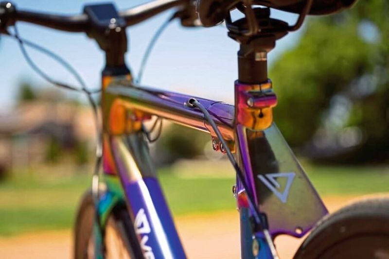 Kompliziert sei der Aufbau des Vanpowers Bike City Vanture nicht – wie ein sehr stabiles Zeltgerüst greift ein Rohr des Rahmens in das andere und wird anschließend mit einer Schraubzwinge festgestellt. (Bild: Vanpowers BikeVanpowers Bike)