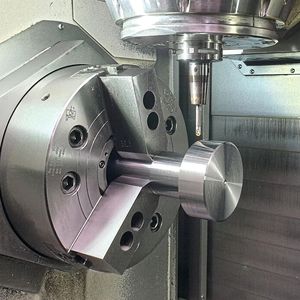 Erster Bearbeitungsschritt ist das Nutfräsen mit einem «HiPosSFeedV» von Ingersoll.(Bild:  Ingersoll)