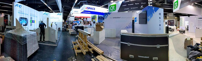 Blick in Halle 4 am Sonntag den 23. Februar. dSpace hat inzwischen abgesagt. Der Stand bleibt unbesetzt. (Bild: ewtheman)