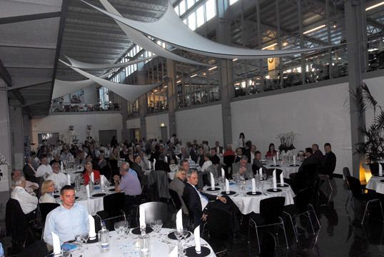 Kulinarischer Genuss flankiert von prächtigen Karossen im Dauphin Speed Event.  (Archiv: Vogel Business Media)