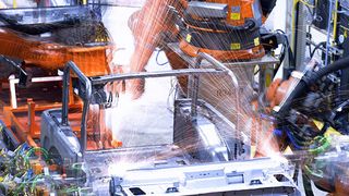 Der Anlagenhersteller Kuka Systems hat im zweiten Quartal 2012 einen Großauftrag über den Bau einer Karosserierohbauanlage in China erhalten. Auftraggeber ist ein nicht näher bezeichneter deutscher Automobilhersteller im Premiumbereich. Das Auftragsvolumen  liegt im zweistelligen Millionenbereich. (Kuka Systems)