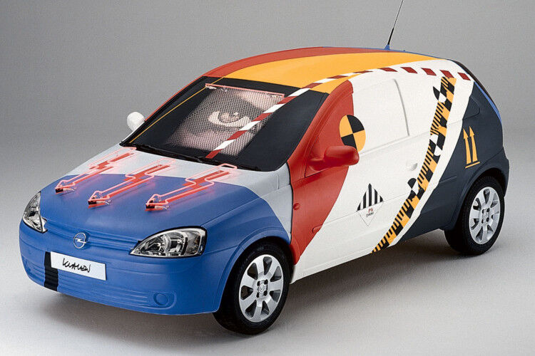 Und auch die Kunst lässt sich vom Corsa C inspirieren: Vorgestellt auf der Weltpremiere 2000 in Paris. (Opel)