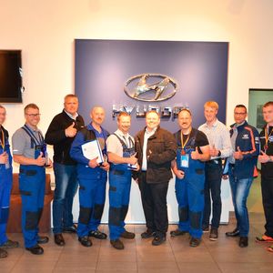 Jeweils fünf Serviceberater und fünf Techniker nahmen am Deutschland-Finale der Hyundai Skill Olympics 2016 teil.(Bild:  Hyundai)
