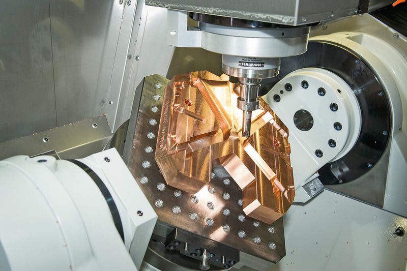 Hervorragender Schweizer Werkzeugmaschinenbau: Auf dem 5-Achs-Simultan-BAZ Versa wird eine Gussform für die KWC-Armarturen gefertigt. (Bild: Thomas Entzeroth)