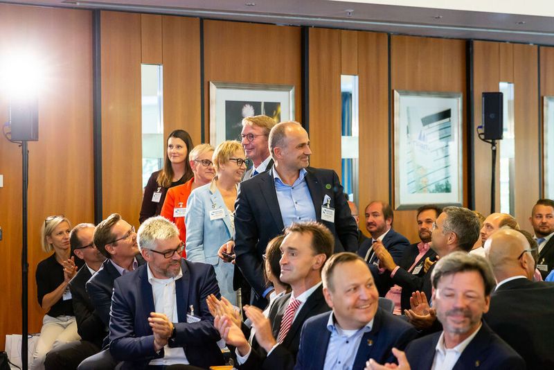 Auch das Autohaus Beresa hat schon einen Podestplatz sicher. Nur welchen? (Stefan Bausewein)