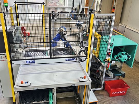 The overall system includes the palletizing system, the robot, and the transfer station.(Image: EGS Automation)