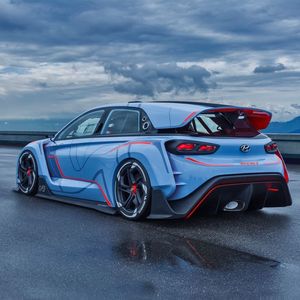 (Hyundai)