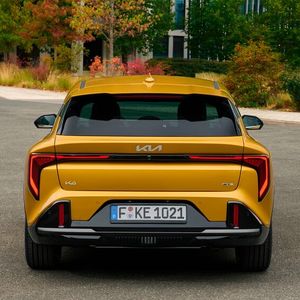 Den Einstieg definiert ein 1,0-Liter-Turbo-Dreizylinder mit 85 kW/115 PS und Schaltgetriebe.(Bild:  Kia)